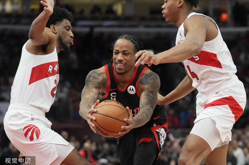 泳坛不断向 泳坛不断向